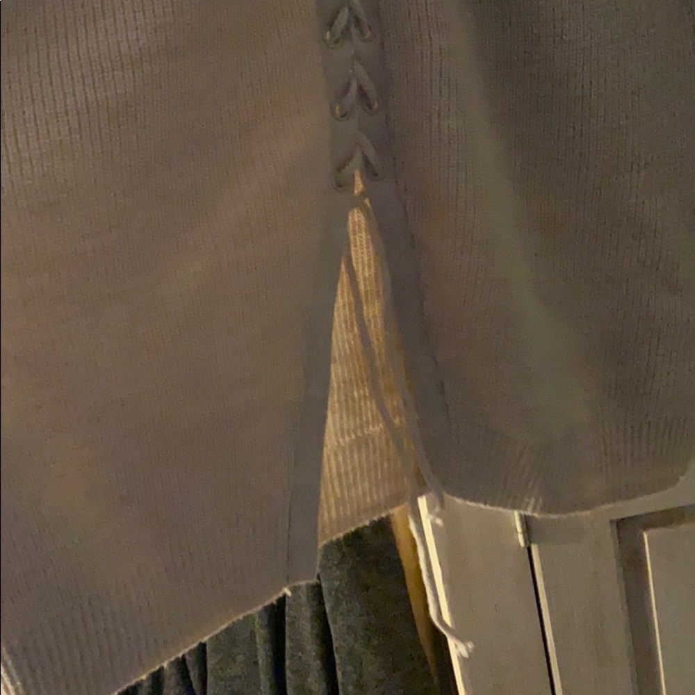 Beige sweater - Picture 6 of 7